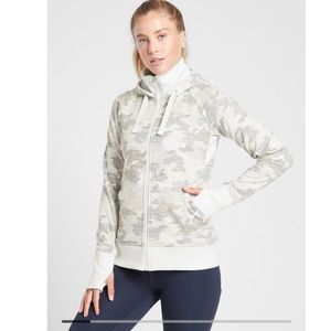 ATHLETA New!Triumph Printed Hoodi Sweatshirt XS Grey Gypsum Camo  #511504